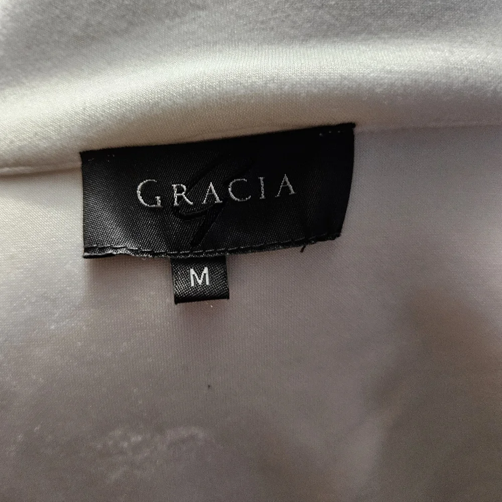 Gracia Ivory Ruffled Zip-Up Jacket - Picture 6 of 7